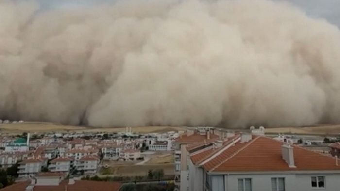 Mehrere Verletzte! Sandsturm fegt über Ankara hinweg
