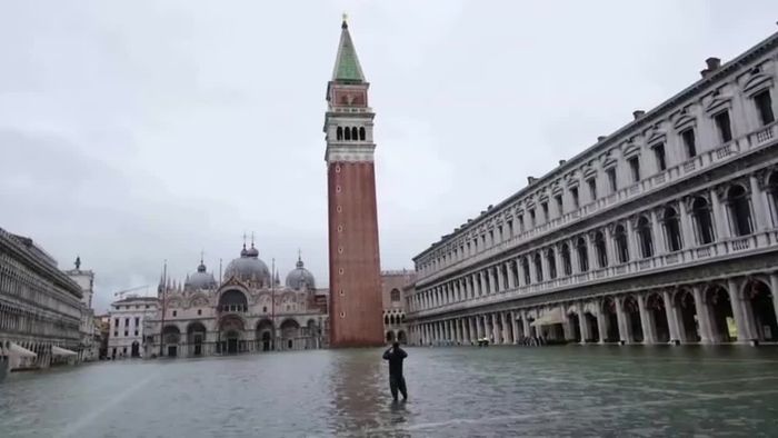 Unwetter! Wassermassen überfluten Venedig