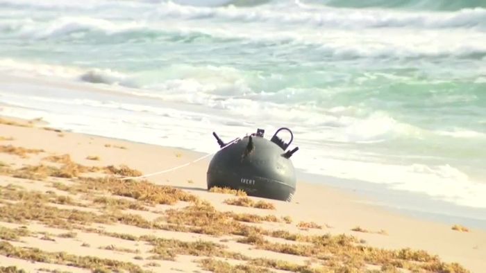 Schock für Badegäste: Seemine an Strand angeschwemmt