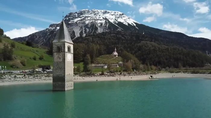 Südtirol: Dorf taucht aus Stausee auf