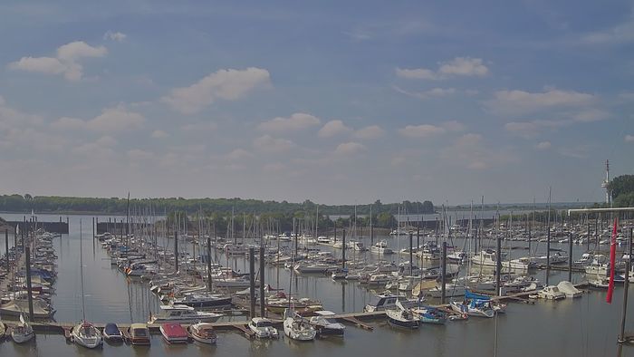 HD Live Webcam Wedel - Hamburger Yachthafen
