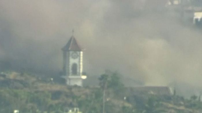 Lavastrom auf La Palma erreicht Dorf – Kirchturm stürzt ein
