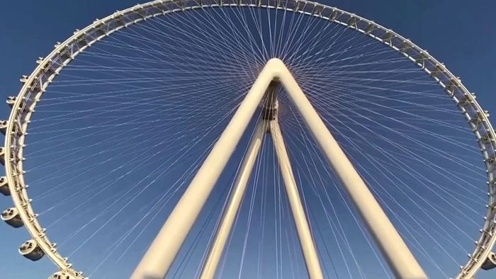 Größtes Riesenrad der Welt in Dubai eröffnet