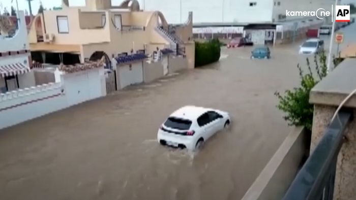 Unwetter in Spanien: Sturzfluten, Überschwemmungen und Schäden