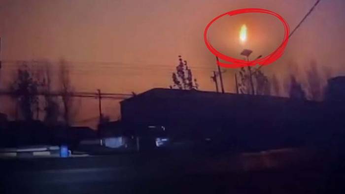 Spannende Aufnahmen: Meteor verglüht über China