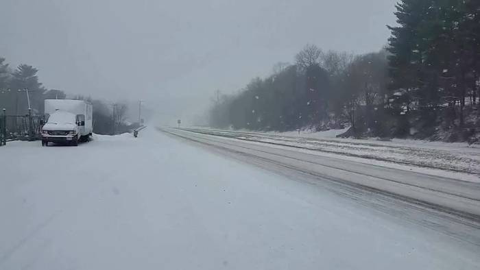 Wintereinbruch in USA: Schnee- und Eismengen führen zu Chaos im Verkehr