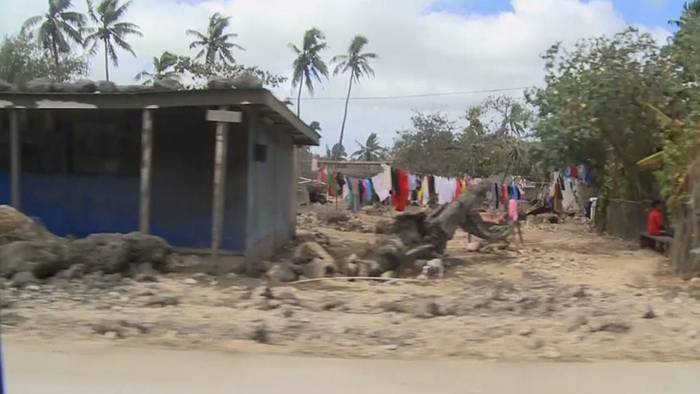 Nach Vulkanausbruch in Tonga: Erste Bilder zeigen mit Asche bedeckte Straßen