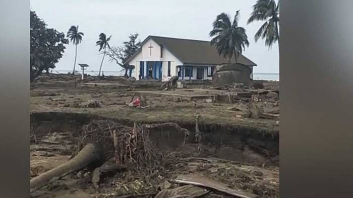 Tsunami in Tonga: Mann schwimmt über 24 Stunden im Meer – und überlebt