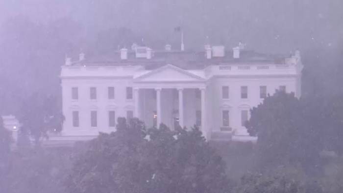 Blitzeinschlag am Weißen Haus: Vier Personen lebensgefährlich verletzt