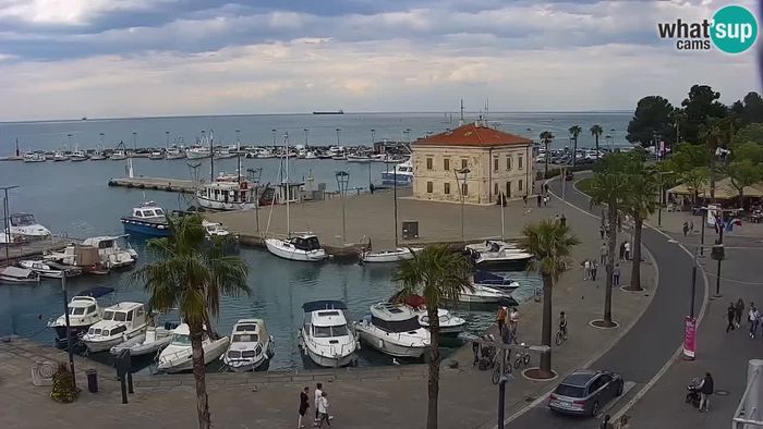 HD Live Webcam Webcam Koper - Panorama des Jachthafens und der Promenade vom Hotel Grand Koper