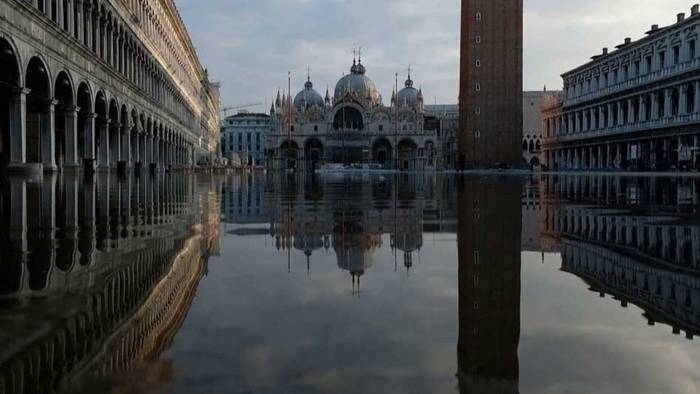 "Acqua alta": Hochwasser überschwemmt Venedig