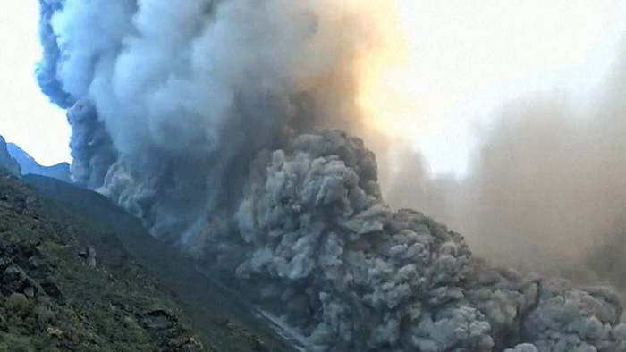 Alarmstufe erhöht! Vulkan Stromboli ausgebrochen