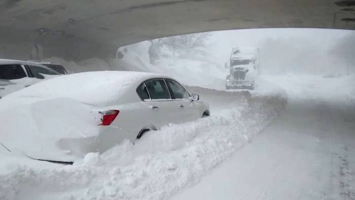 Menschen erfrieren in Häusern: Schneekatastrophe im US-Staat New York