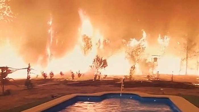 Apokalyptische Szene in Chile: Feuerhölle nähert sich Swimmingpool