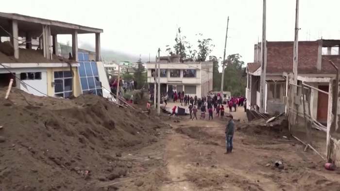 Erdrutsch in Ecuador: Rettungskräfte suchen in Trümmern nach Überlebenden
