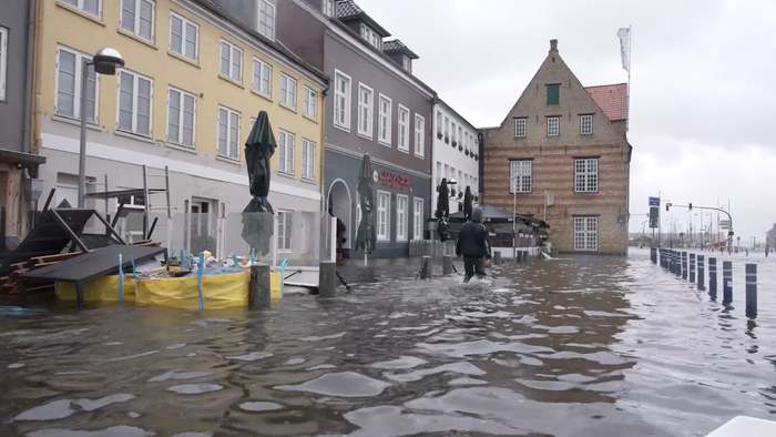 Chaos nach Jahrhunderthochwasser an Ostsee - Schäden in Millionenhöhe