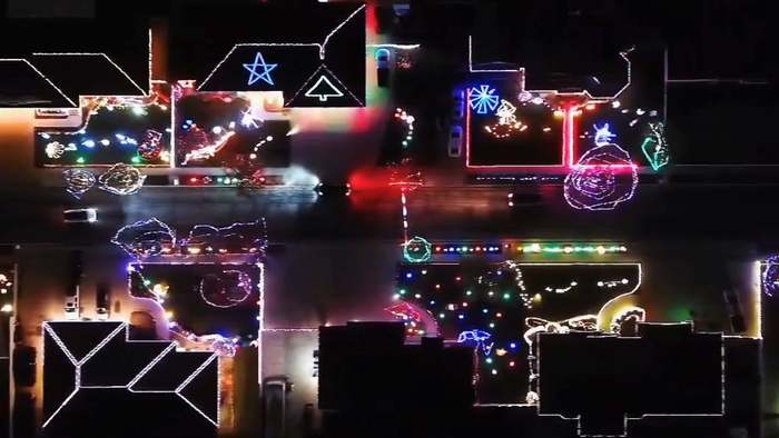 Über den Dächern von Utah: Drohnenflug zeigt leuchtendes Weihnachtsmärchen in Magna