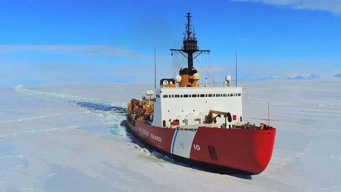 Korridor durchs Eis: Beeindruckende Eisbrecher-Aufnahmen in der Antarktis