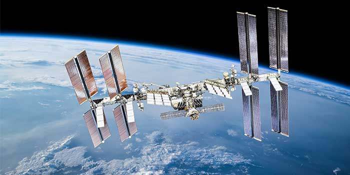 ISS-Trümmer könnten Erde treffen: Alle Informationen zur NINA-Warnung ...