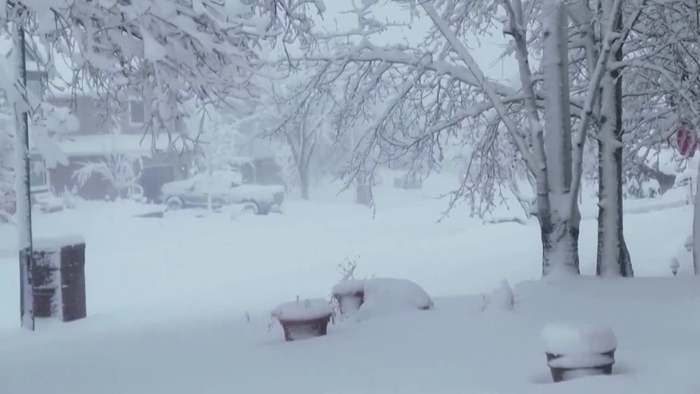 Massiver Wintereinbruch in den USA – Schneesturm in Colorado legt Verkehr lahm