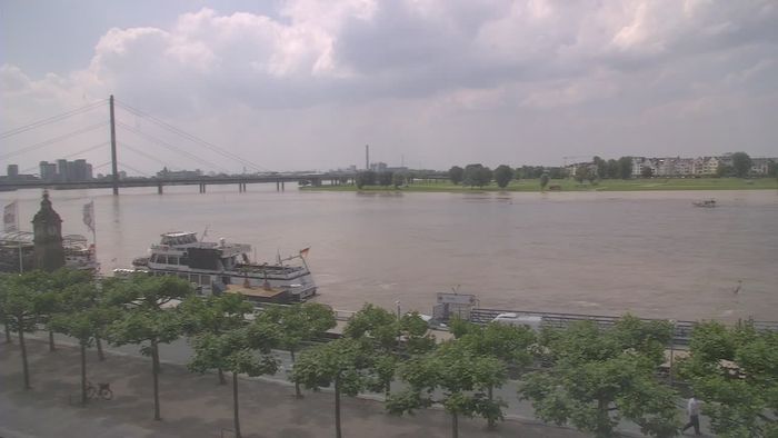 HD Live Webcam Düsseldorf - Rheinpromenade - Pegeluhr