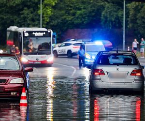 Unwetter trifft NRW hart - Hunderte Feuerwehreinsätze wegen Überflutungen und Bränden