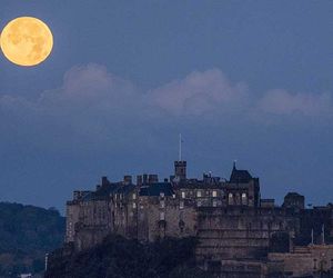 Supermond und Komet am Himmel! Hier siehst du das Himmelsspektakel am besten