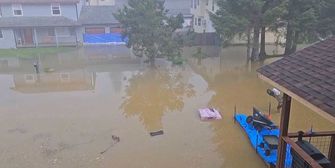 Fünf Meter Rekordhochwasser: Überschwemmung in Alaska nach Gletscherüberlauf