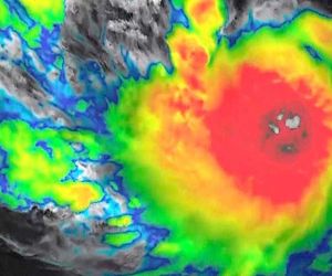 Windgeschwindigkeiten bis 255km/h: Hurrikan ERIN erreicht höchste Kategorie