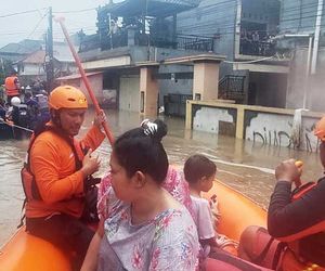 Fluten auf Bali fordern Todesopfer - Urlauber mit Booten gerettet
