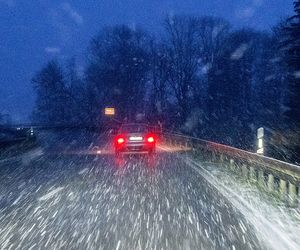 Winterchaos auf den Straßen: Zahlreiche Unfälle durch Glätte in Bayern