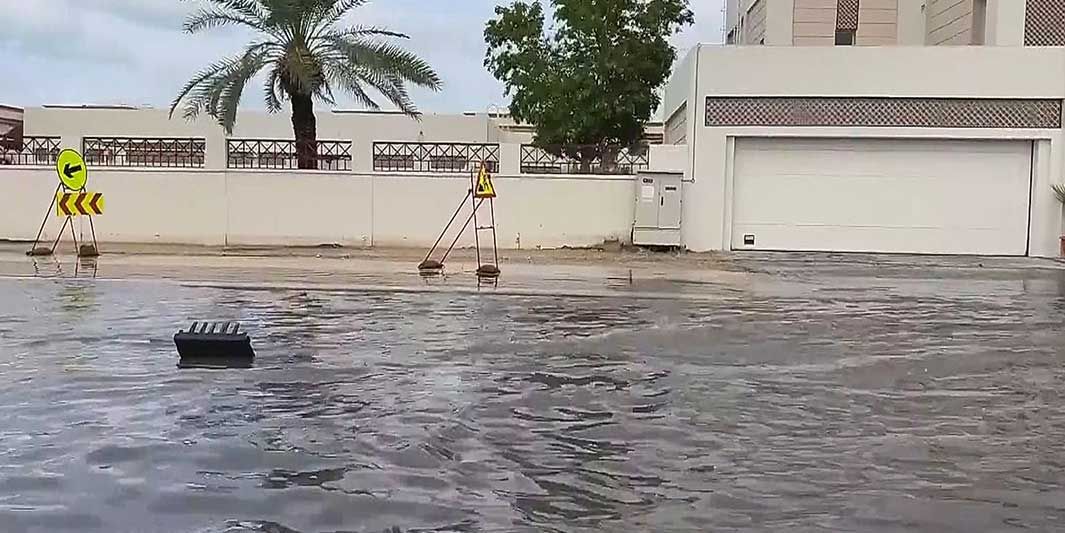 Starke Regenflle in Dubai: Wstenemirat steht unter Wasser