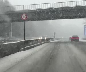 Winterchaos im Westen Deutschlands: Schnee legt Verkehr lahm