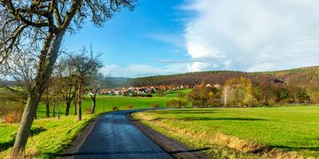 Am Donnerstag lockern die Wolken in vielen Landesteilen auf.