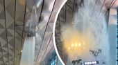 Wasserfall am Flughafen: Regen lässt Dach von Terminal in Jakarta einbrechen