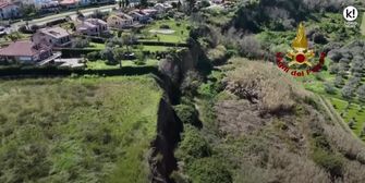 Erdrutsch in Italien: Kilometerlange Erdmassen legen Autobahn und Bahnstrecke lahm