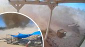 Staubteufel in Arizona rast durch Bauernhof