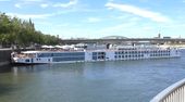 Festgefahren am Rhein: Kreuzfahrtschiff läuft in Köln auf Grund