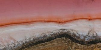 Pinkes Naturwunder: Warum dieser See plötzlich seine Farbe ändert