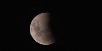 Mondfinsternis begeistert Südamerika – Wolken trüben Sicht in Deutschland