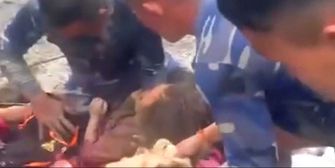 Wunder in Nepal: Fünfjähriges Sturzflut-Opfer aus Trümmern gerettet