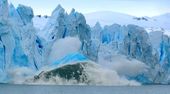 Eisbrocken stürzt ins Wasser: Gewaltiger Eisabbruch am Perito-Moreno-Gletscher