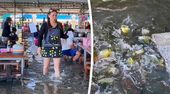 "Erlebnisgastronomie" mal anders: Restaurant in Thailand serviert Nudeln im Hochwasser