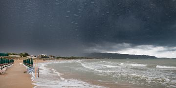 Sturzfluten und Sturmböen: Diese Mittelmeer-Regionen sind betroffen