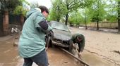 Autos und Busse mitgerissen: Sturzflut schockt in Santiago de Chile