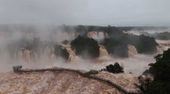 Spektakel für Besucher: Iguazú-Wasserfälle mit Rekordwassermassen